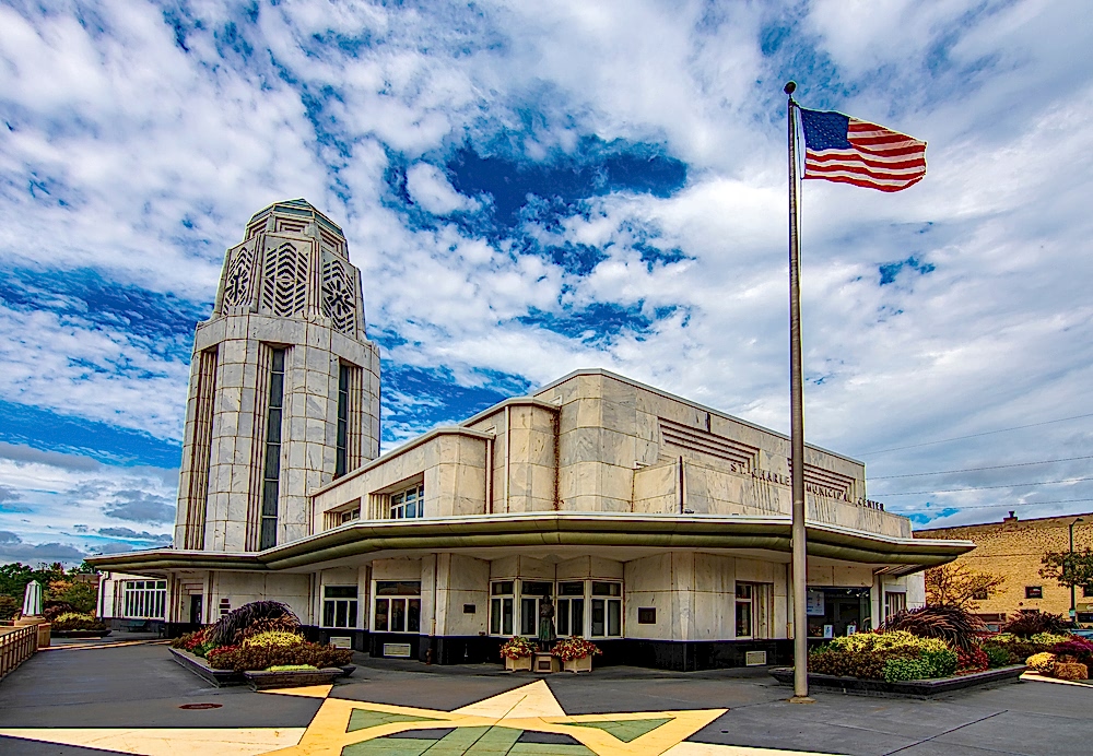 city building in the town of St. Charles where Concrete Hero serves